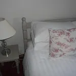 לינה וארוחת בוקר Midtown Farm 4*